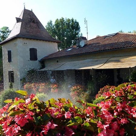 Отель Moulin Rouhaud Montboyer Экстерьер фото