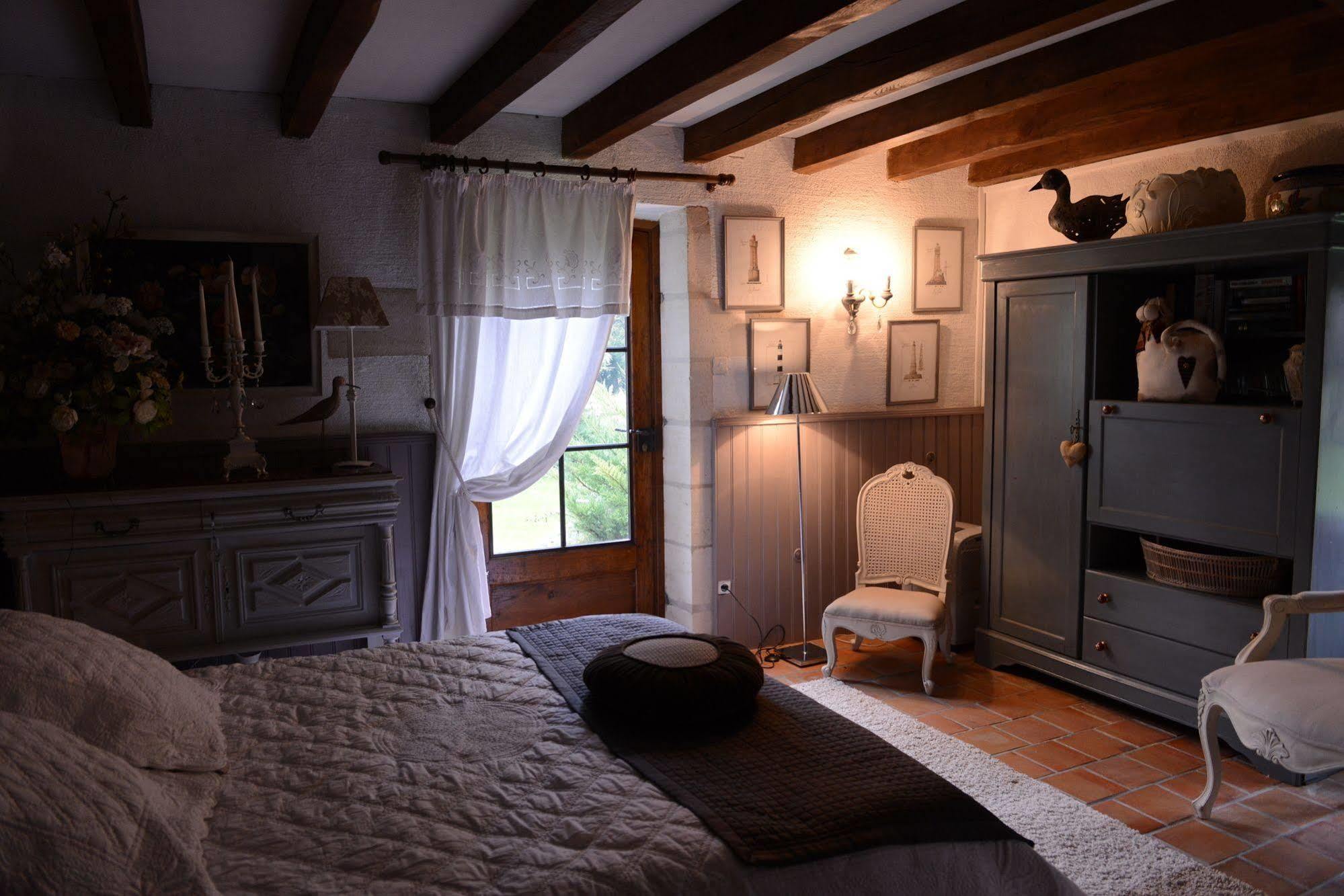 Отель Moulin Rouhaud Montboyer Экстерьер фото